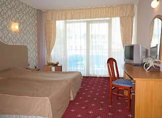 Отель Sirius Beach Hotel & SPA Святые Константин и Елена Двухместный номер с 2 отдельными кроватями и видом на море (для 2 взрослых и 1 ребенка)-3
