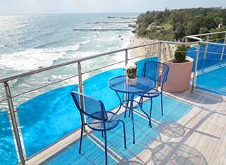 Отель Sirius Beach Hotel & SPA Святые Константин и Елена Двухместный номер с 2 отдельными кроватями и видом на море (для 2 взрослых и 1 ребенка)-5